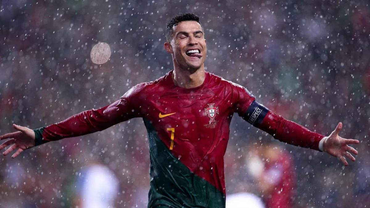 رونالدو يقود البرتغال إلى كأس أوروبا بـ”العلامة الكاملة”